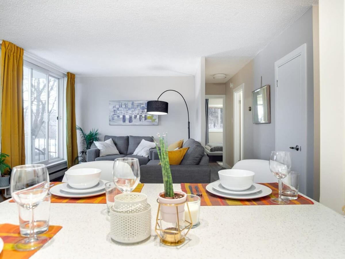 Gorgeous 2Br Condo W Parking Patio Coffee! Calgary Bagian luar foto
